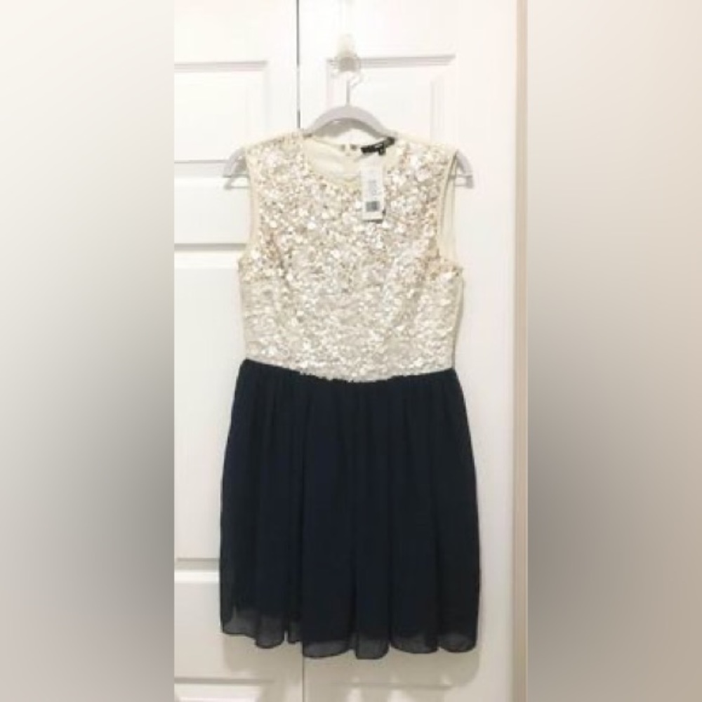 White/Navy/Gold TFNC London Summer Circular Pailette Dress in size Medium.